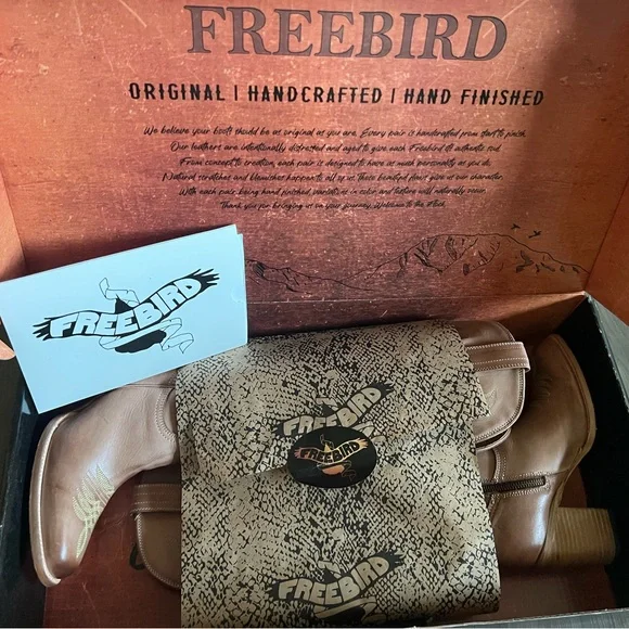 Freebird Tan Heeled Boots Sleek Western Style - Picture 2 of 6